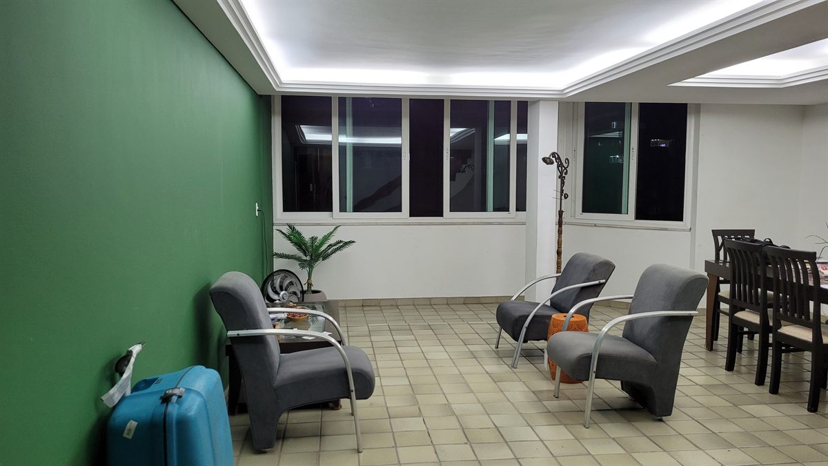 Sala de estar antes da transformação